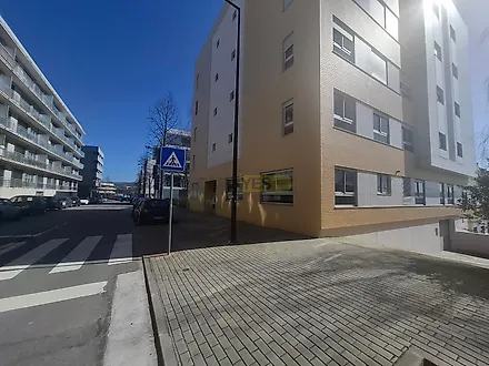 image-DcUJgsp1gXw-0