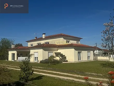 image-58KmnHQAE94-0