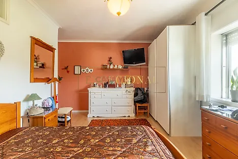 image-G6FLHUBik7f-0