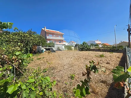 Land for sale in Amadora, Portugal — €135,000