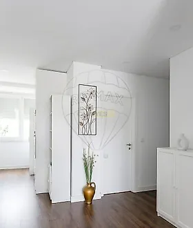 image-G7YKBSQKuRi-0