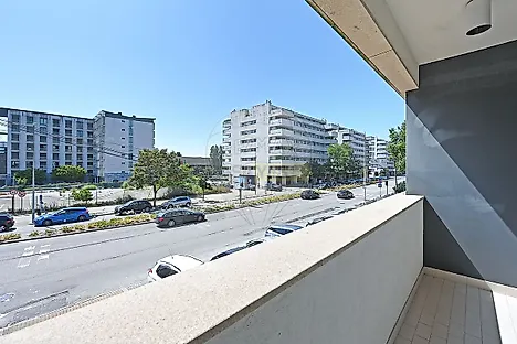 image-4Y1nXM11DZx-0