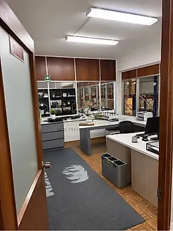 image-9zcrHed8e8R-0