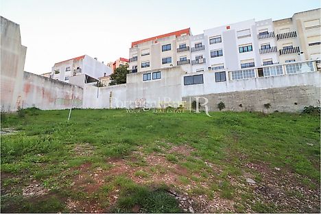 Land for sale in Amadora, Portugal — €100,000