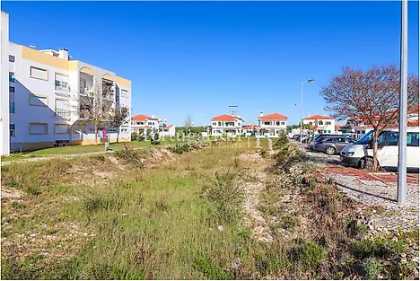 Land for sale in Montijo, Portugal — €78,000
