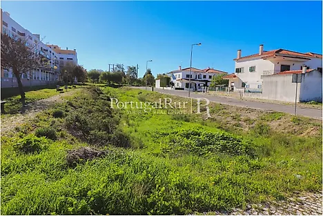 Land for sale in Montijo, Portugal — €102,000