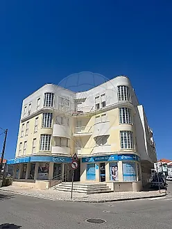 image-90CLzPEdylB-0