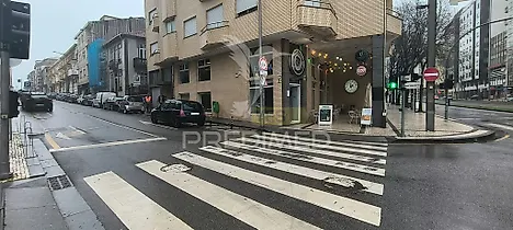 image-6LNNNG4pehj-0