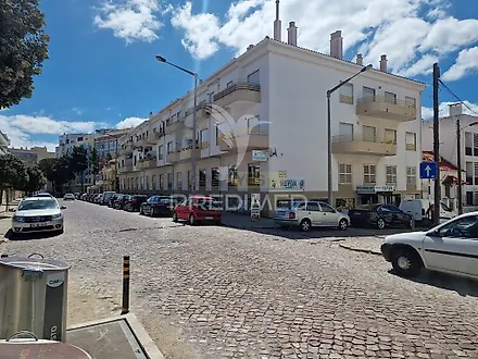image-2N871xHvrwg-0