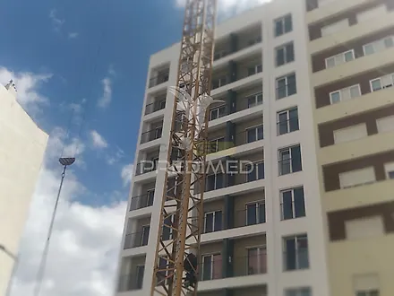 image-31OiQRxL1PM-0