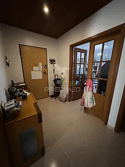 image-DBtrFzXPJ4C-0