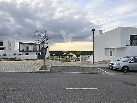 Land for sale in Santiago do Cacém, Portugal — €122,000