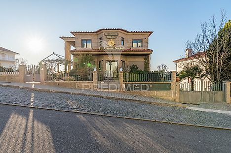 image-ApyOPOSzDUy-0