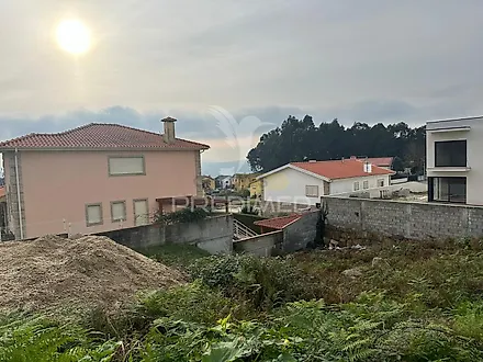 Land for sale in Amarante, Portugal — €54,000