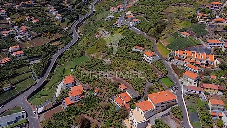 Land for sale in Câmara de Lobos, Portugal — €650,000
