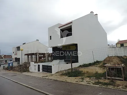 Land for sale in Montijo, Portugal — €90,000