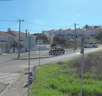 Land for sale in Sesimbra, Portugal — €141,000