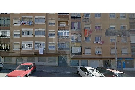 image-LQqGQ6nNU1C-0