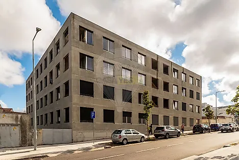 image-9ItzhVEOUHM-0