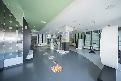 image-Gb82jKfxPJq-0
