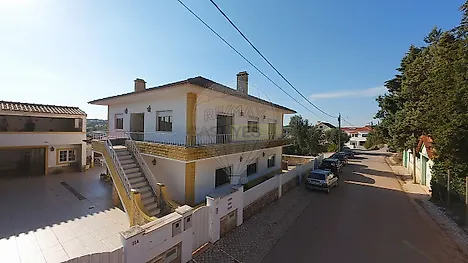 image-HmmuNperHHU-0