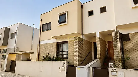 image-I9ZmGuaj38R-0