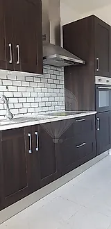 image-4RlTxeipoAP-0