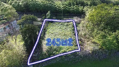 image-D7auF1khqHg-0