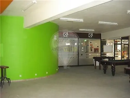 image-KfAjTnaXfiz-0