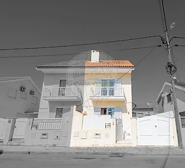 image-7uF5g2tUqax-0
