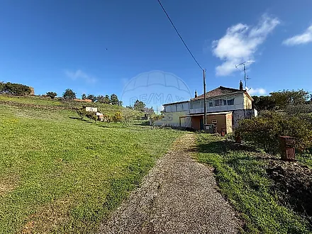 image-Fbx1TqfxCQ7-0