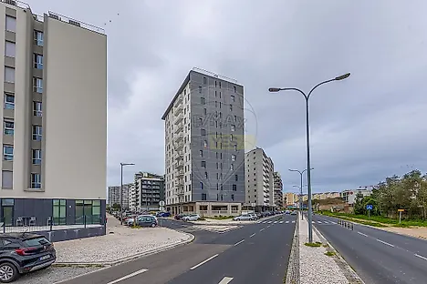 image-5QdeFJrKzm7-0