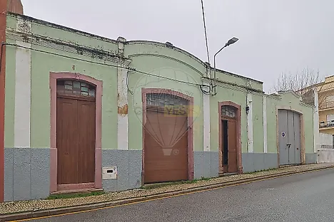image-2nRB8zAjyOo-0