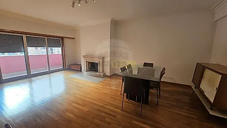 image-1r15Av19KGL-0