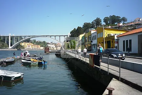 Land for sale in Vila Nova de Gaia, Portugal — €270,000