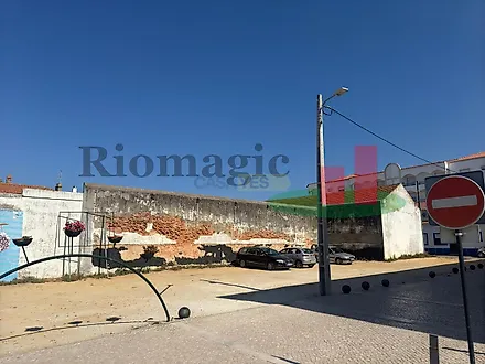 Land for sale in Alpiarça, Portugal — €100,000