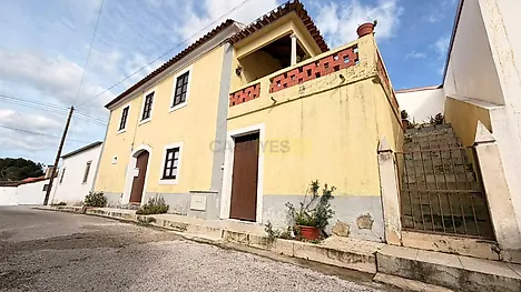 image-8UoJeMltV1q-0