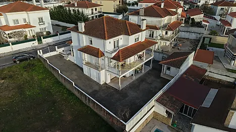 image-EUrZRedVDRS-0