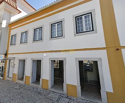 image-JRjeu2RfSXl-0