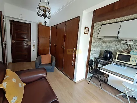 image-LaI7G4TXr3i-0
