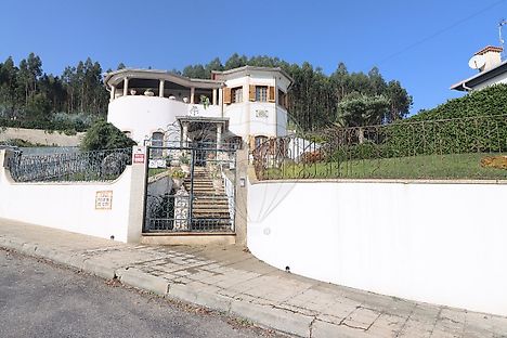image-JLOvzEWllob-0
