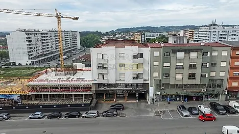 image-LJ1EPEotIfP-0