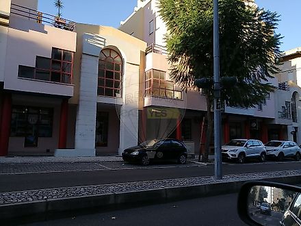 image-1pHiaRjLhEL-0