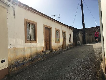 image-7JQSarRIJcn-0