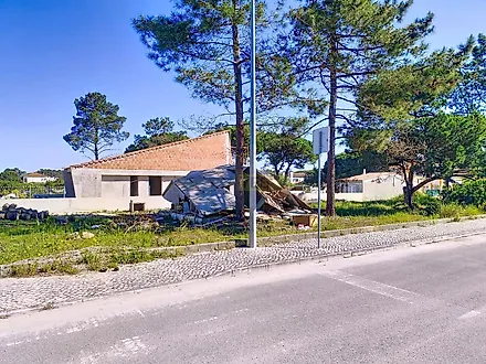 Land for sale in Sesimbra, Portugal — €293,800