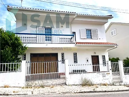 image-9iXAMt9CVaE-0