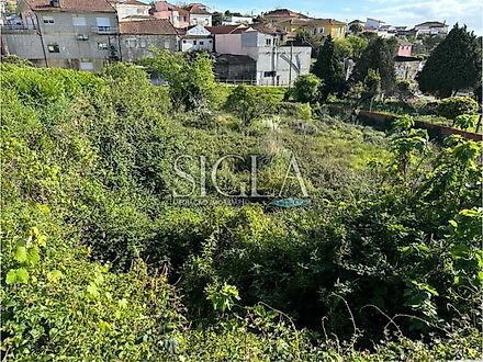 Land for sale in Vila Nova de Gaia, Portugal — €215,000