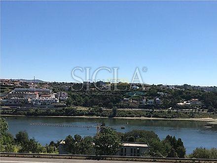 Land for sale in Vila Nova de Gaia, Portugal — €1,250,000
