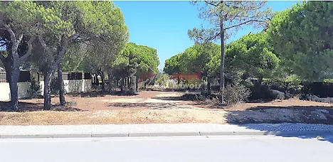 Land for sale in Loulé, Portugal — €1,875,000