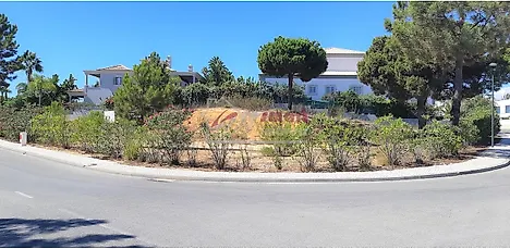 Land for sale in Loulé, Portugal — €2,475,000